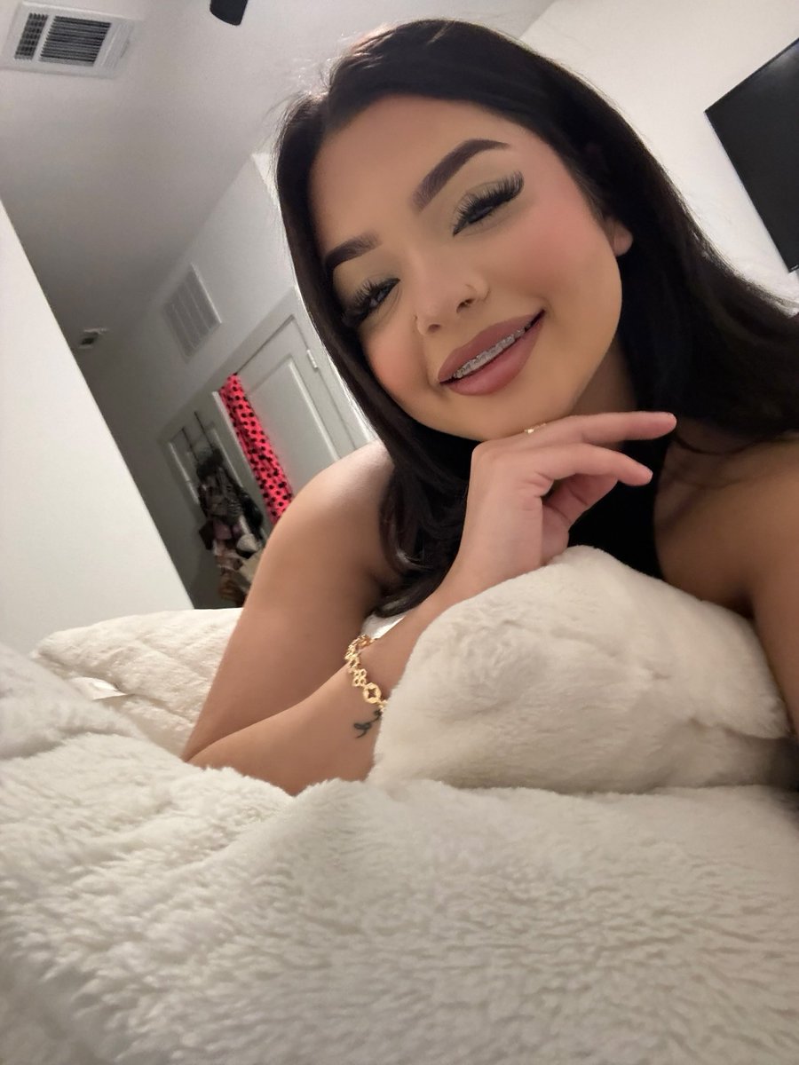 luvmeornottt's tweet photo. like for brace faces https://t.co/VlLc4cLEnp
