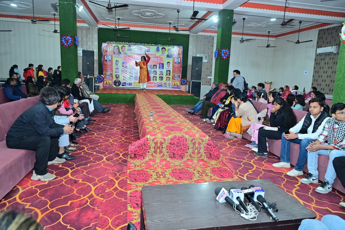 द्वारका विधानसभा के प्रख्यात पत्रकार श्री रण सिंह चौधरी जी के जन्म दिवस पर आयोजित कार्यक्रम में सहभागिता कर उन्हें इस विशेष दिवस की हार्दिक शुभकामनाएं एवं बधाई दी।

प्रभु का आशीष आप पर सदैव बना रहे, मेरी यही प्रार्थना है।

#Adarshfordwarka 

<a href="/INCDelhi/">Delhi Congress</a> <a href="/RahulGandhi/">Rahul Gandhi</a>