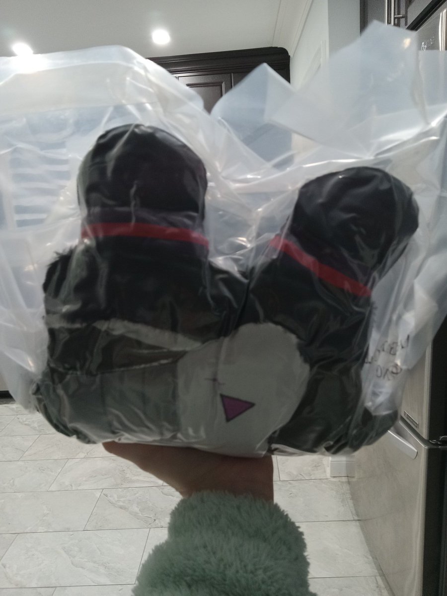 Big_Horny_Rat's tweet image. Flat... #MurderDrones #MurderDronesPlush