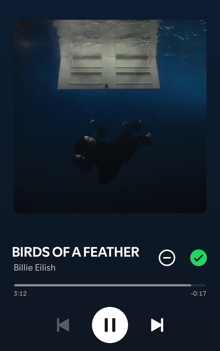 TRUBLOOU's tweet photo. omg did billie add louder backing vocals to the outro?? https://t.co/zPKwhBIsDM