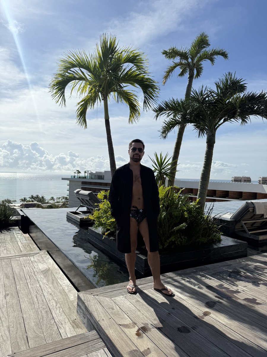 Camus_Mu's tweet photo. Outfit de estrellitas … #enpareja #vacaciones2024 #secretsmoxche #getindecent #peacitofakito @GetIndecent @secretsmoxche https://t.co/LwRCVlHFIq