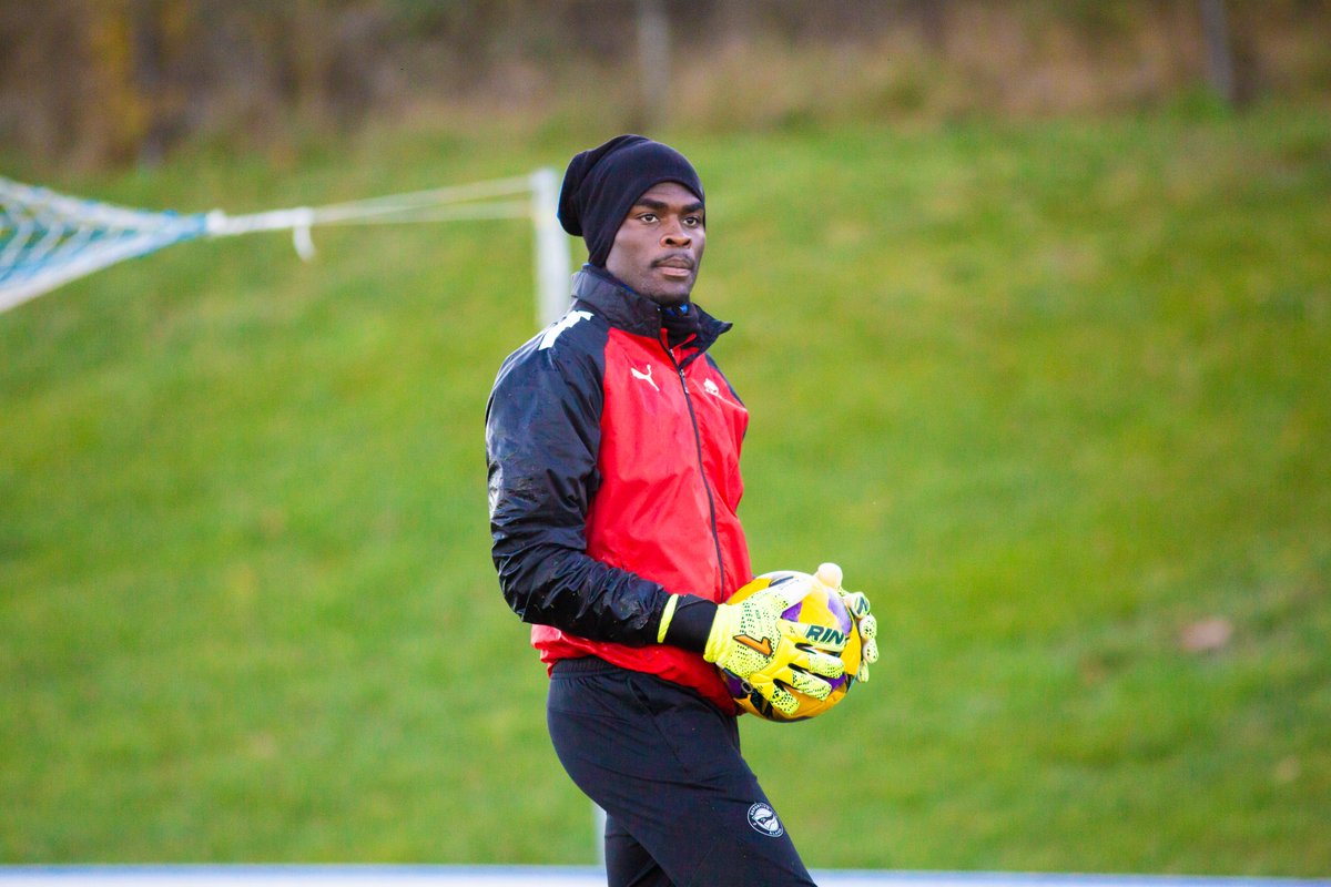 👋 <a href="/1owono/">Jesus Owono</a> 🔙 

#GoazenGlorioso ⚪️🔵