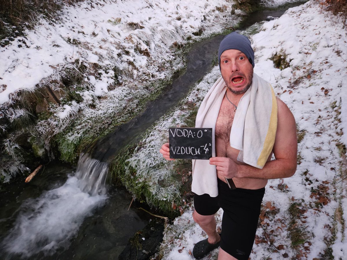 VMrozi's tweet photo. Tak na plování to úplně není, ale nulová voda stačí sama o sobě🥶🏊🏻‍♂️🤩 #VysehradstiMrozi #Orlickehory https://t.co/upAsFQq2Qd