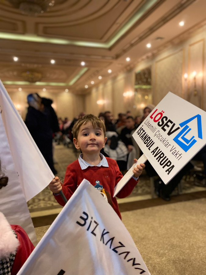 Nerede bir haksızlık varsa biz oradayız Emekliler ve Emekçiler Dernekleri Federasyonu çocuklar hep gülsün diyor. LÖSANTE için tam RUHSAT istiyor
<a href="/saglikbakanligi/">T.C. Sağlık Bakanlığı</a>
<a href="/Akparti/">AK Parti</a>
<a href="/EmedFederasyonu/">Emekli ve Emekçiler Dernekleri Federasyonu</a>
<a href="/gonulborann/">Gönül Boran Özüpak</a>
#LösanteyeTamRuhsat