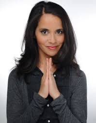 Je vous partage un thread spécial. Soyez indulgents, s’il vous plaît, j’y ai consacré beaucoup de temps.

On entend beaucoup parler de l’humoriste Sophia Aram ces derniers jours, alors voici une sélection de ses meilleurs sketchs ⬇️⬇️