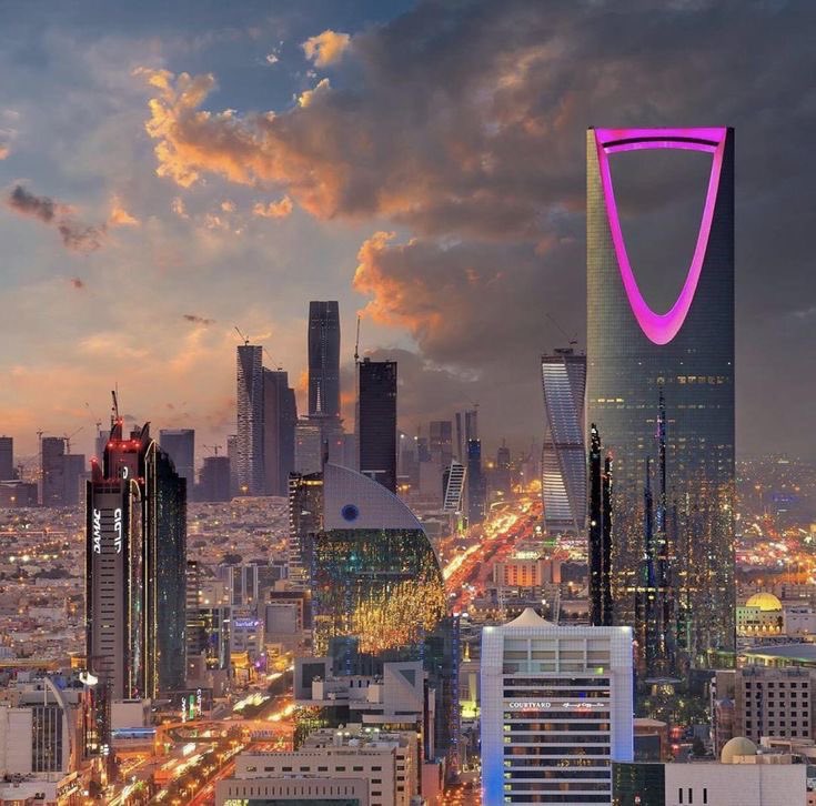 Nssr___9's tweet photo. لو خيروك تعيش وتستقر كل عمرك بين أحدهم 

- الرياض
- جده 
- الخبر 

وش بتختار؟ https://t.co/2zGTUxSMtX