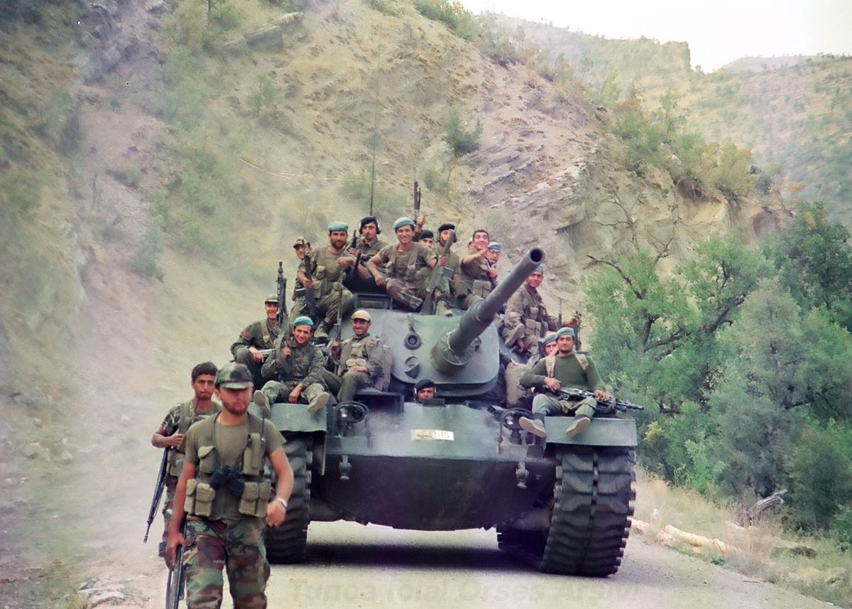 Bu bir özeleştiridir. Biz bölücüler kadar organize olamıyoruz. Bu gönderi altına yorum yapan veya dm ile ulaşan, herhangi bir alanda vatansever duruşu olan tüm onaylı hesapları takibe alacağız ve irtibatta olacağız. Buyrun.