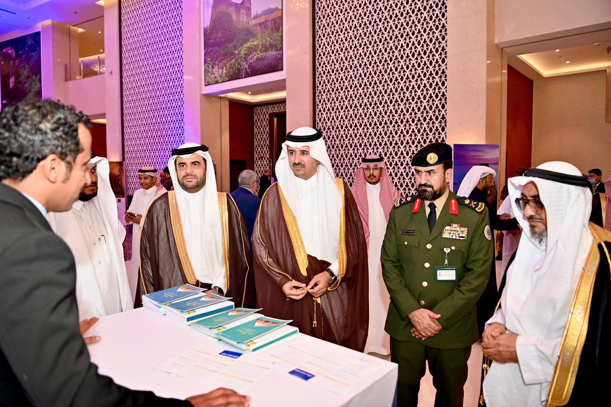 برعاية كريمة من سمو أمير منطقة جازان
#محمد_بن_ناصر
وحضور وكيل إمارة المنطقة الدكتور عيسى البناوي، أقامت اللجنة الوطنية لرعاية السجناء والمفرج عنهم وأسرهم "تراحم جازان" الحفل السنوي احتفاءً بإنجازات اللجنة خلال العام 2024م.