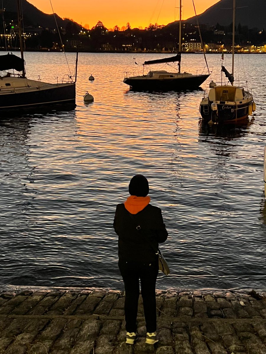 tacchini31's tweet photo. #lagodicomo #tramonto https://t.co/Lbvr1dpZaR