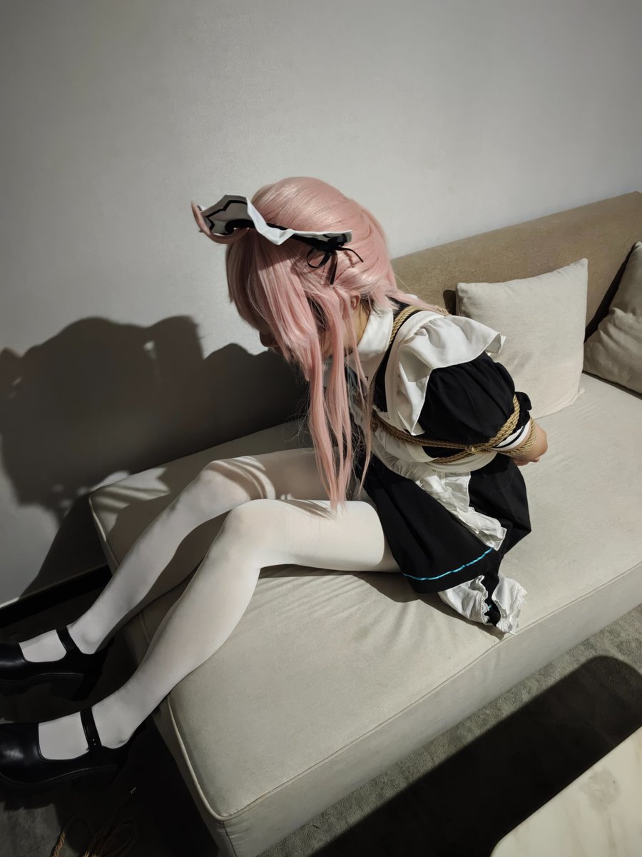 小黑屋绑架视角
#拘束  #监禁  #伪娘