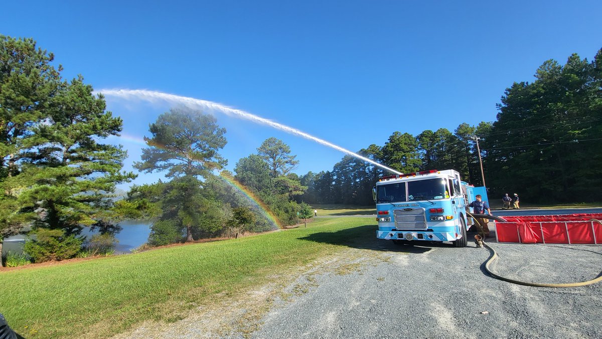 ChapelHillFD's tweet photo. 🔥 Apply to join our Chapel Hill Fire family! We’re hiring firefighter recruits right now. In Chapel Hill, we’ve got great benefits, endless specialized training opportunities, and the great privilege of serving our proud Tar Heels on campus! Apply here: https://t.co/r7cWTiXvGN https://t.co/778vbT5wwK