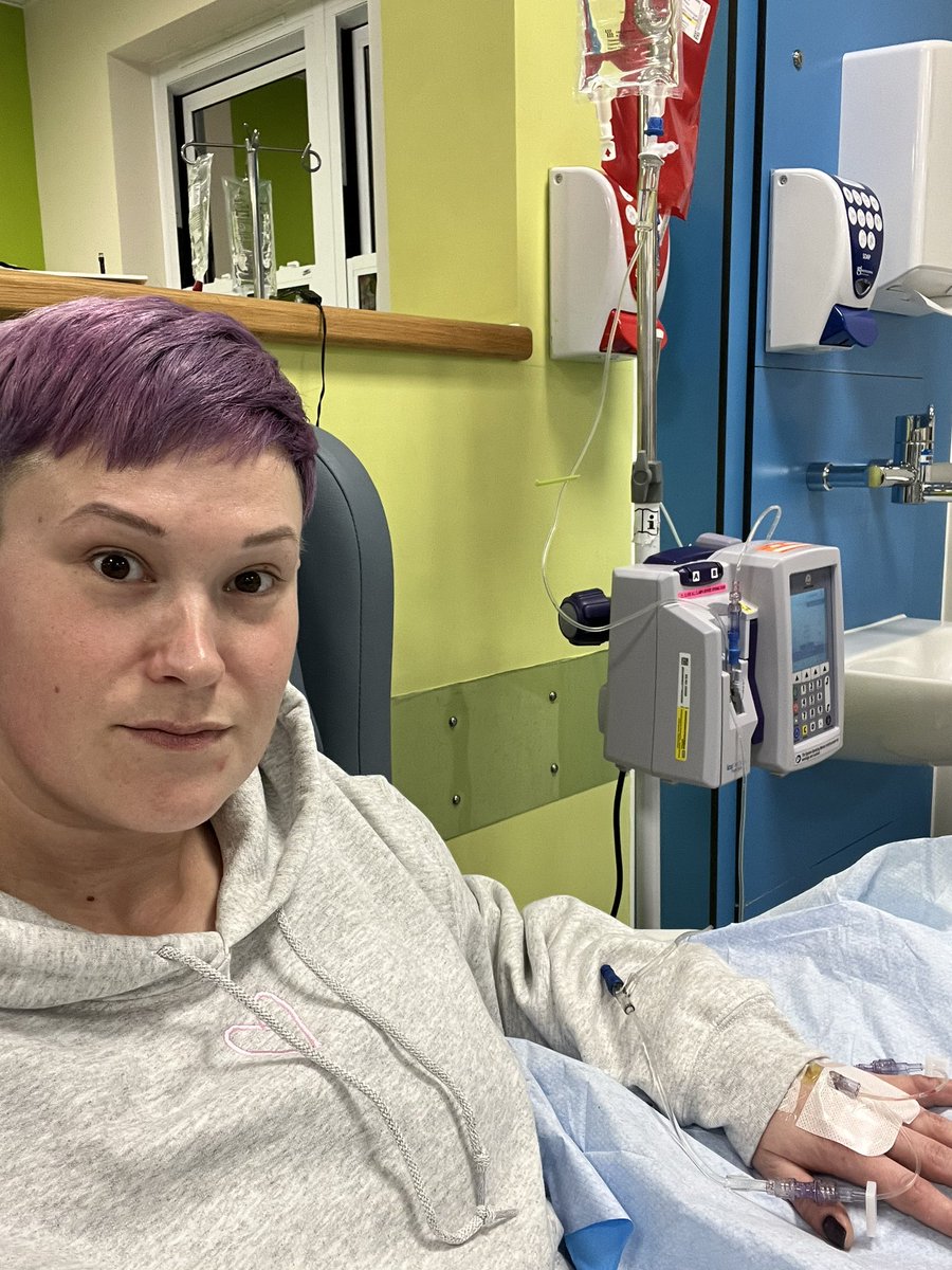 RaychullBe's tweet image. The next journey starts today.. 1 hour #Immunotherapy and 30 mins #chemotherapy! Forgot how boring sitting in hospital is 😩 Happy New Year to one and all! I’m hoping the steroids and anti-sickness keep the hangover away 🤣