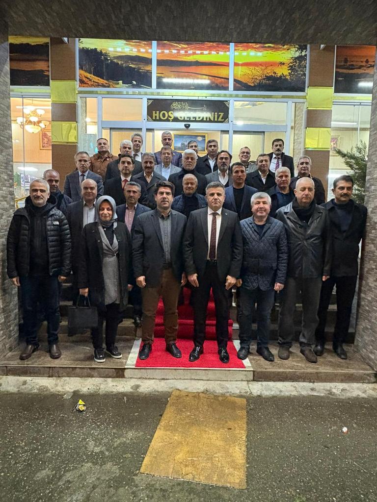 Eğitim yönetiminin yükünü omuzlayan, sorunları sırtlayan yöneticilerimizinde 
uzmanöğretmenlik/başöğretmenlik unvanına dayalı hakları kesinlikle verilmelidir.
Katılılımlarından dolayı tüm idarecilerimize teşekkür ediyorum.
<a href="/_aliyalcin_/">Ali YALÇIN</a>
<a href="/hasansildak/">Hasan ŞILDAK</a> 
@ASultanoglu63 
<a href="/Yusuf__Tekin/">Yusuf Tekin</a>