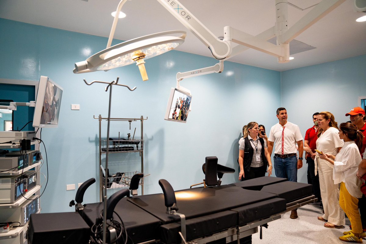 SantiPenap's tweet image. ¡A un paso de hacer realidad un sueño para la región! Visitamos el Gran Hospital de Coronel Oviedo, un centro de referencia que pronto abrirá sus puertas para transformar el acceso a la salud. Este hospital será fundamental para descentralizar los servicios de salud, acercando…