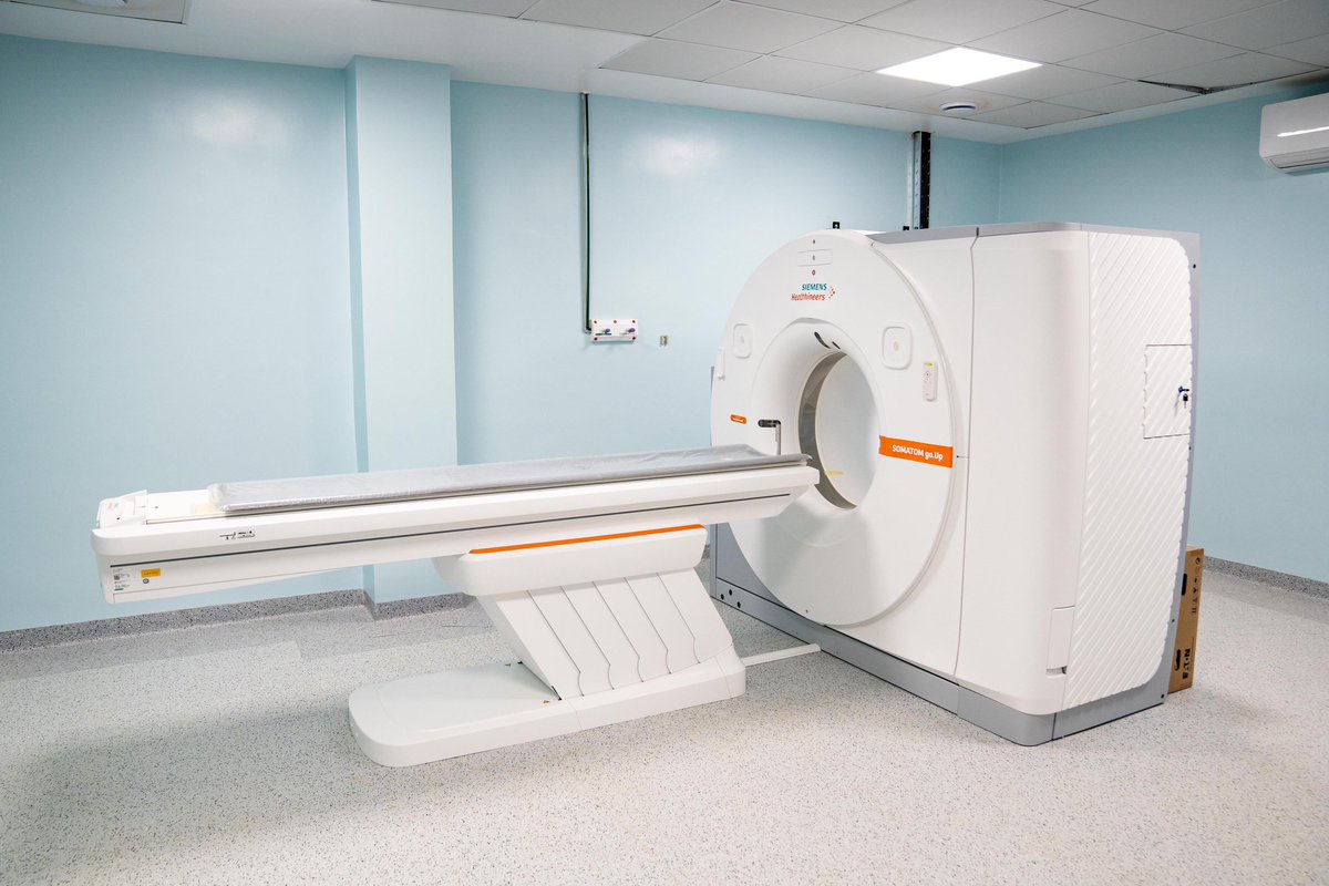 SantiPenap's tweet image. ¡A un paso de hacer realidad un sueño para la región! Visitamos el Gran Hospital de Coronel Oviedo, un centro de referencia que pronto abrirá sus puertas para transformar el acceso a la salud. Este hospital será fundamental para descentralizar los servicios de salud, acercando…