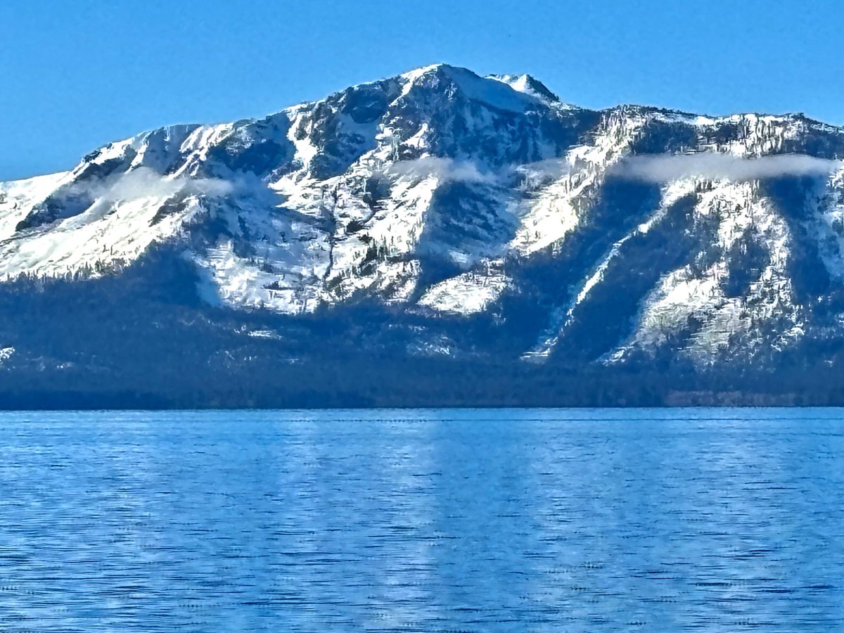 PatHickeyNevada's tweet photo. True blue #Mt.Tallac this morning. https://t.co/0hk3LVUFeY