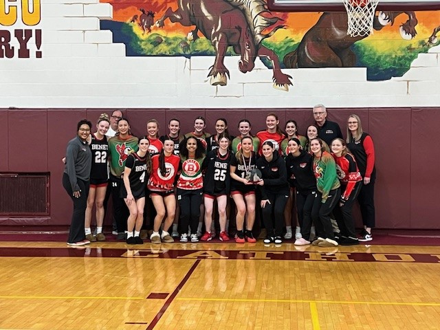 Congratulations to Benet Girls Varsity Basketball who won the Montini Christmas Tournament! 🏀🎄🏆