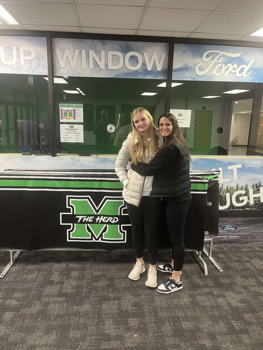 lucyluers5's tweet photo. Thank you so much @Juli_Fulks and @HerdWBB for an amazing unofficial visit. I really enjoyed my time and hope to come back in the spring! @KamiLuers @Legends_Bball @BryceMcKey #BTA https://t.co/zZGfVeYI0n