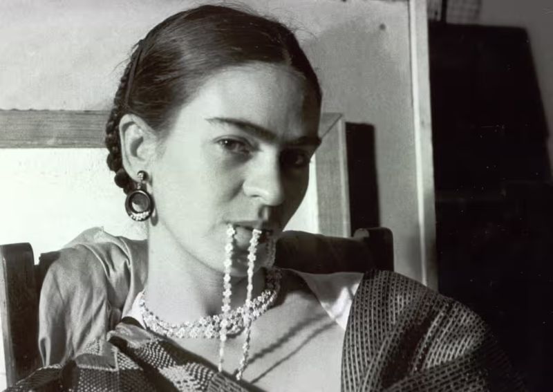 Ken Jacobson (@kennjacobson) on Twitter photo Just released! Our <a href="/topdocspod/">topdocs</a> (w/<a href="/mikemerrill/">mikemerrill</a>) convo w/@CarlitaGu about her stunning beautiful and incisive documentary "Frida" on the one-and-only Frida Kahlo, now Oscar shortlisted for best doc feature. Catch the film <a href="/PrimeVideo/">Prime Video</a> & listen to our convo: lnkd.in/gyvph-ga Just released! Our <a href="/topdocspod/">topdocs</a> (w/<a href="/mikemerrill/">mikemerrill</a>) convo w/@CarlitaGu about her stunning beautiful and incisive documentary "Frida" on the one-and-only Frida Kahlo, now Oscar shortlisted for best doc feature. Catch the film <a href="/PrimeVideo/">Prime Video</a> & listen to our convo: lnkd.in/gyvph-ga