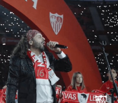 De lo mejor del acto ha sio la canción del Arrebato dedicada a Jesús Navas. Espectacular