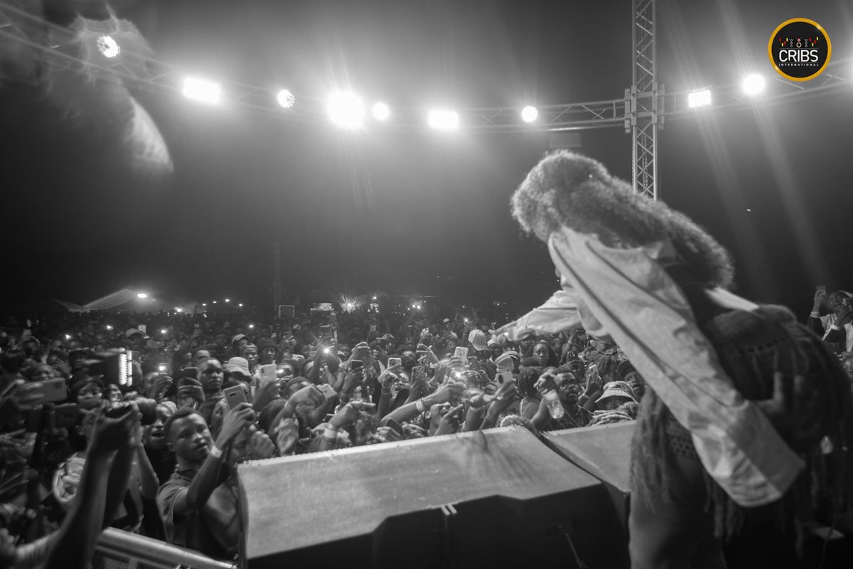 What a way to end 2024 at the Kojumakoju Festival and Salone Fest last night.

2024 has been such an amazing year with my Boiifriends. Seeing them vibe to my latest single, Love Na Scam, released in November this year, gives me goosebumps.
PC: SPARK MEDIA