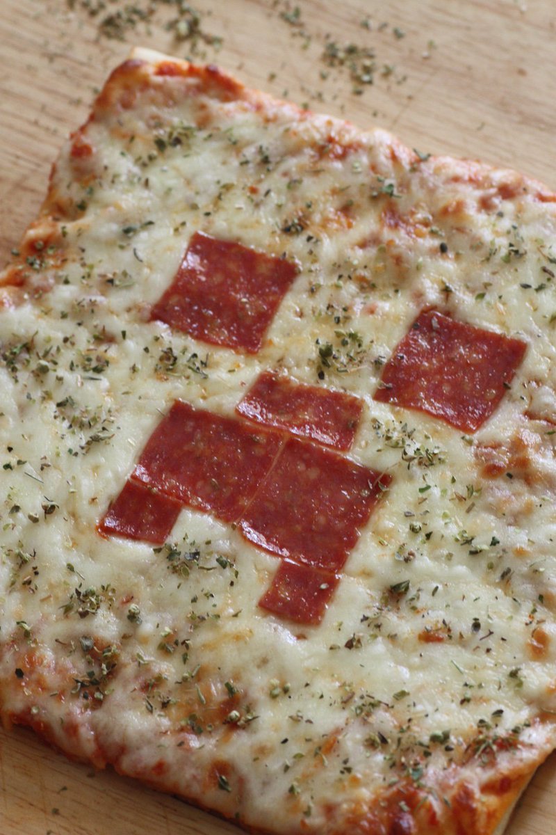 Reply for a slice of Minecraft Pizza 🍕