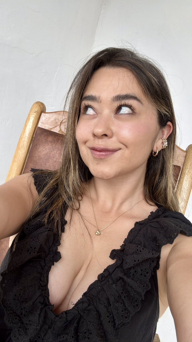 dani tweet media