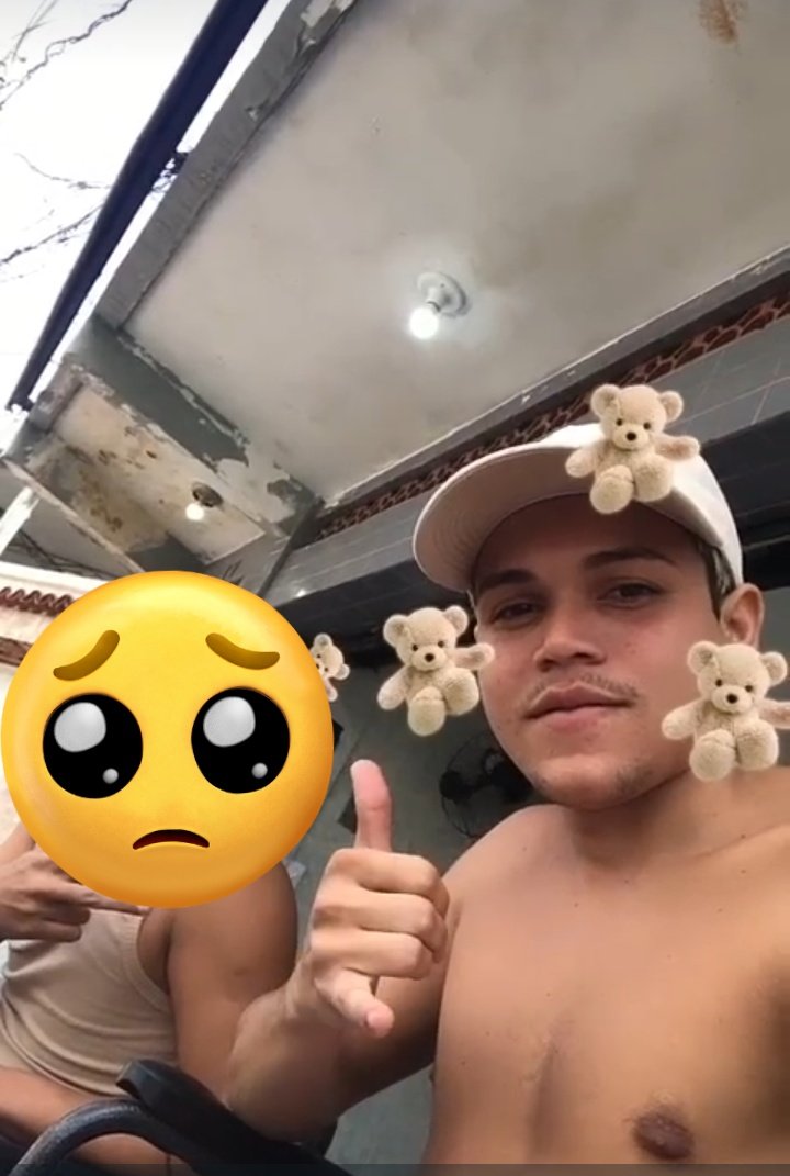 "A dor da sua ausência é profunda, mas o amor que você me deu é um tesouro que guardarei para sempre."...🖤🥀
Para sempre te amarei ❤️😭