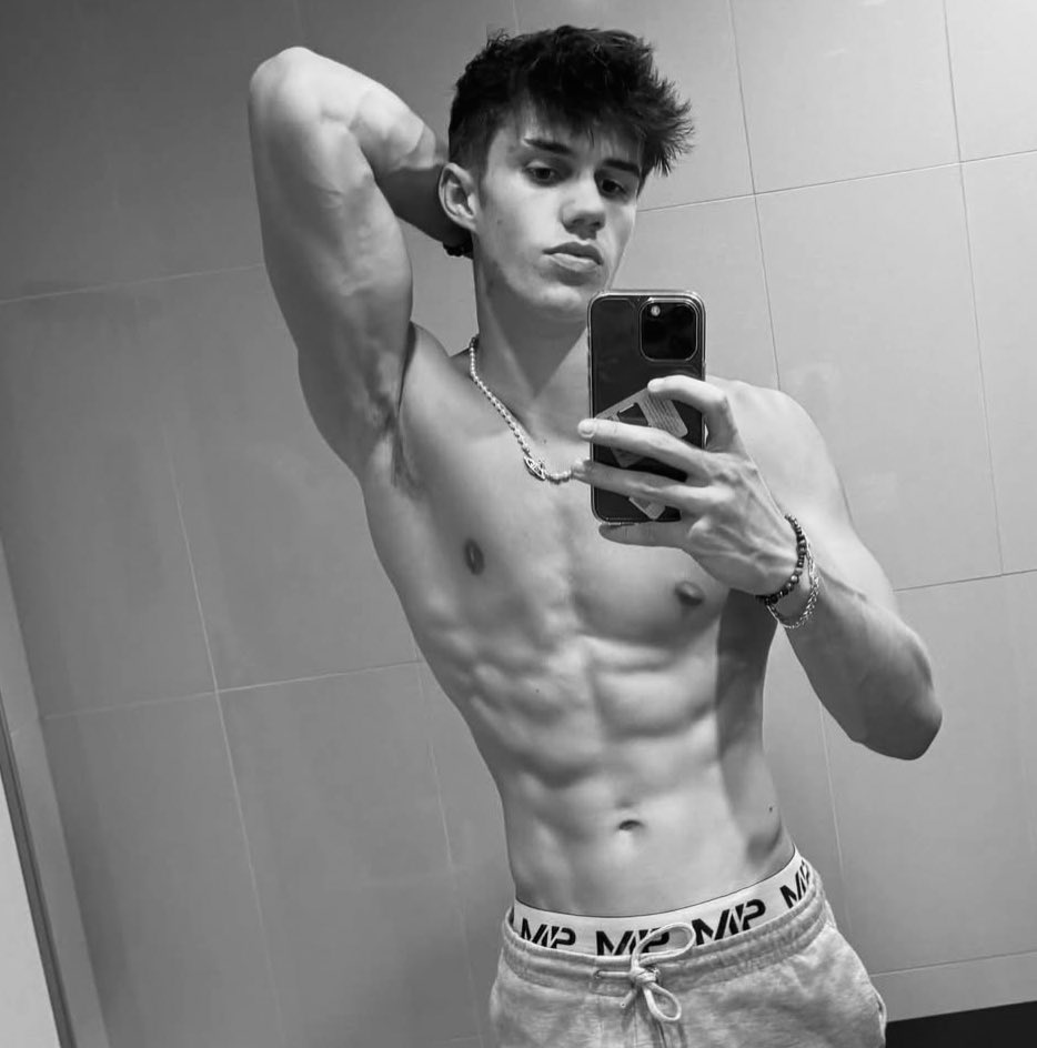 ᅠᅠ
ᅠᅠ

𝐈𝐓𝐙𝐀𝐍 𝐌𝐂𝐀𝐔𝐋𝐋𝐇𝐄𝐍.

ᅠᅠ
ᅠ