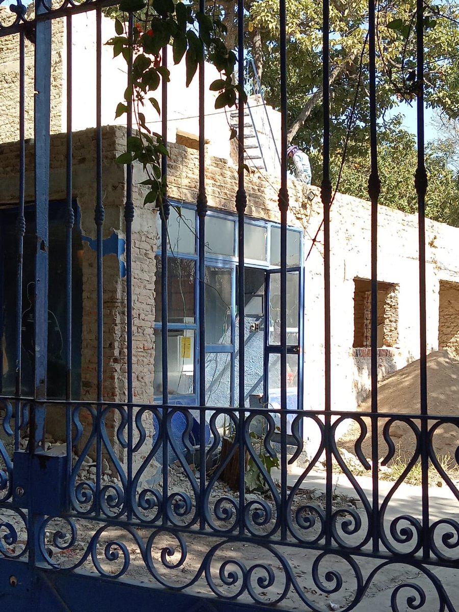 Continua personal presente en labores de remodelación en finca Circunvalación Sur # 224, Colonia Las Fuentes, Zapopan. <a href="/InspZapopan/">Dirección de Inspección y Vigilancia</a>  sigue sin clausurar la obra <a href="/JuanJoseFrangie/">Juan José Frangie</a> <a href="/ZapopanGob/">Gobierno de Zapopan</a> <a href="/Linea_Zapopan/">Línea 24/7 Zapopan</a>