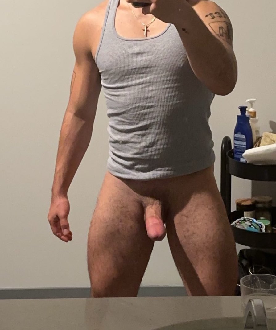 Morning wood 🪵😮‍💨

Onlyfans.com/hxnglatino