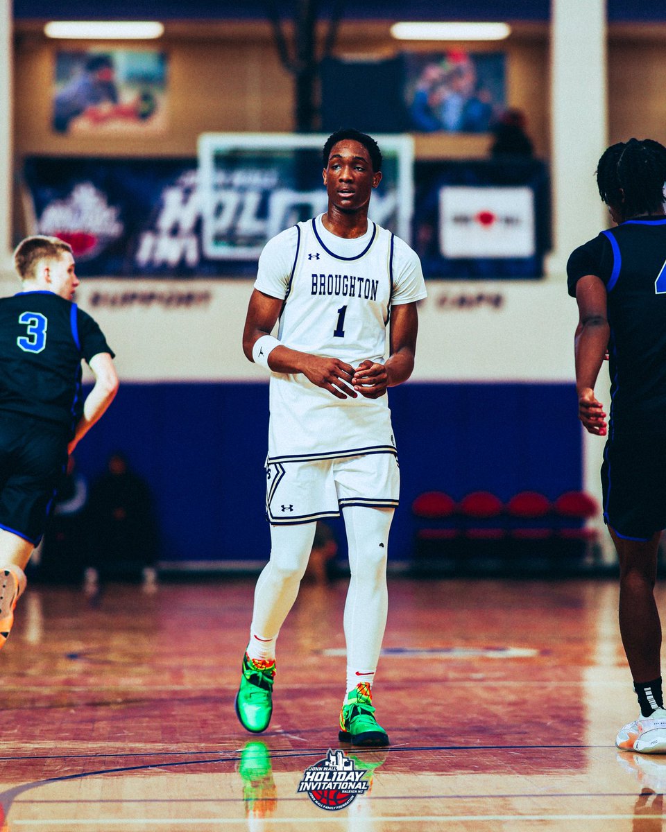 HALFTIME - Caldwell Academy leads Broughton 33-21 at the break ⚡️🏀

Cole Cloer &amp; Jaylen Cross both have 8 points, watch it LIVE on hoopstatelive.com