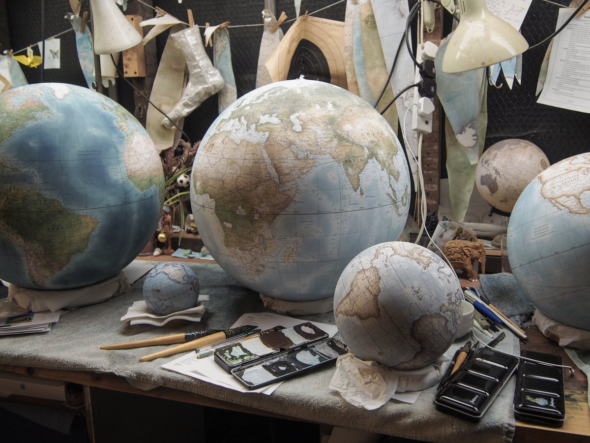 globemakers's tweet image. Winter nights in the studio -

blog.bellerbyandco.com/photos-2/decem… #london #worldglobe #maps