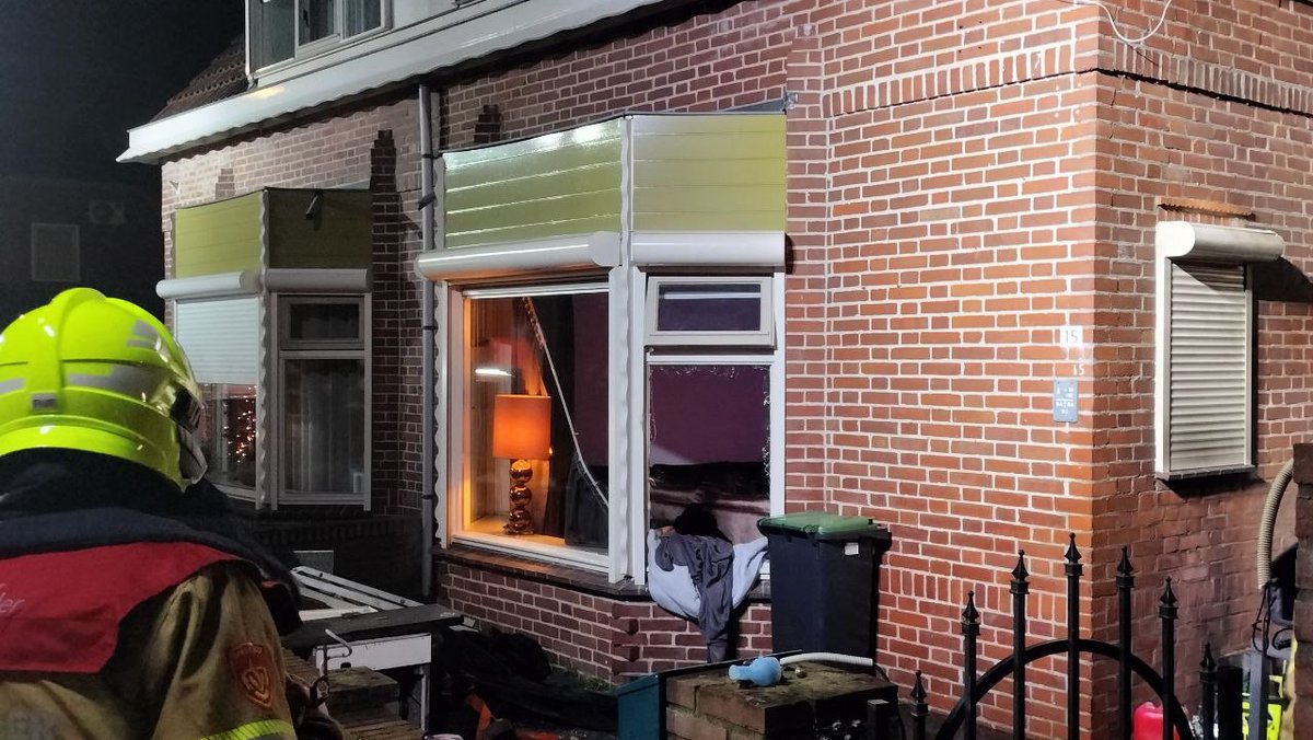 Woningbrand door vuurwerk na harde klap