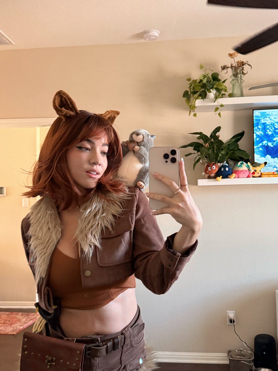 cinnabrit's tweet photo. I’m a marvels squirrel girl main ✨💛 https://t.co/KmQzKNY5WK