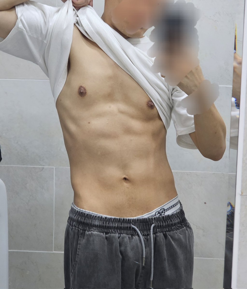 요즘 안 먹고 운동도 안했더니...
잘 먹고 다시 해야지...ㅠ