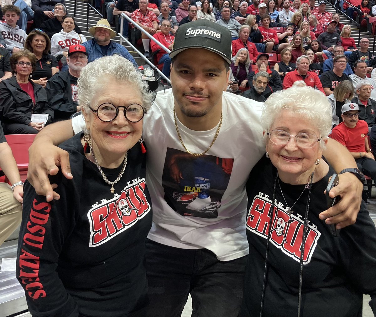 It was great to see Matt Bradley at the game this past weekend! We just love seeing all our favorite Aztecs return to say hi!