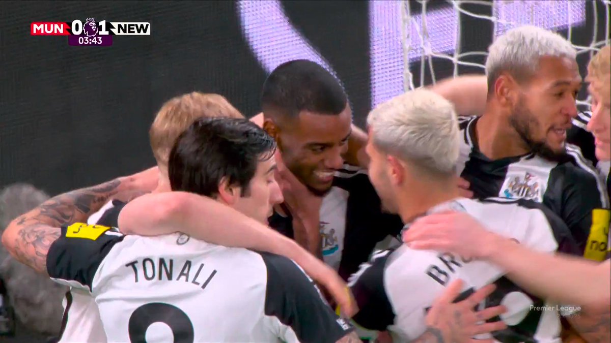 Newcastle take the lead with less than four minutes on the clock 💨

Alexander Isak with the finish from close range 🔥

#MUNNEW