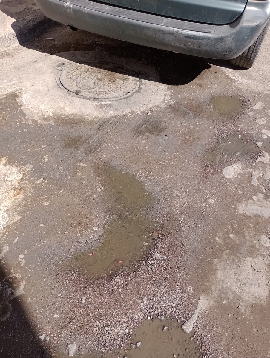 jefe_guada's tweet photo. @makugo @CEAservcliente @cea_qro que esperan para dar solución al problema de drenaje , # de reporte de folio y nada que vienen a dar solución 🤬 https://t.co/vFBVPVEoIw