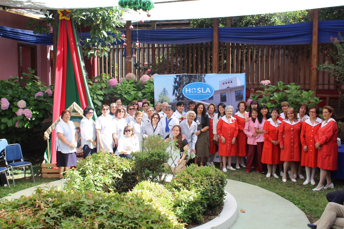 Un merecido homenaje a las damas que componen los voluntariados, realizó esta mañana el HOSLA. 

A través de este reconocimiento individual, se expresa el agradecimiento del HOSLA a las damas que ejercen esta función altruista con los pacientes del hospital.