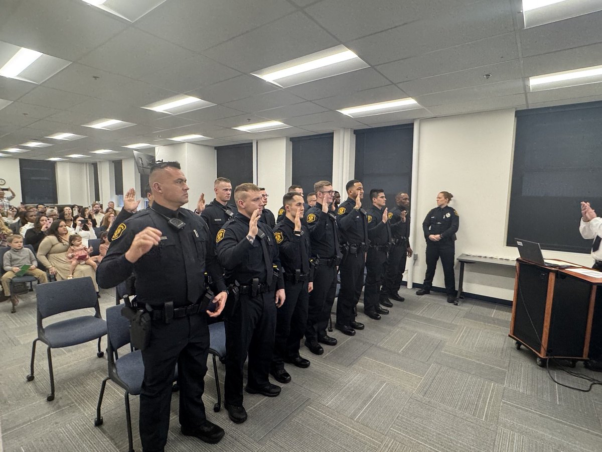 PghPolice's tweet photo. On 12/27/24, recruit class BR 24-01 &amp; CR 24-02 completed the Pittsburgh Police Training Academy and were sworn in, ready to complete three months of field training.

We welcome them to the Pittsburgh Bureau of Police &amp; challenge them to raise the bar of service to our community! https://t.co/u93Q8YDYnk