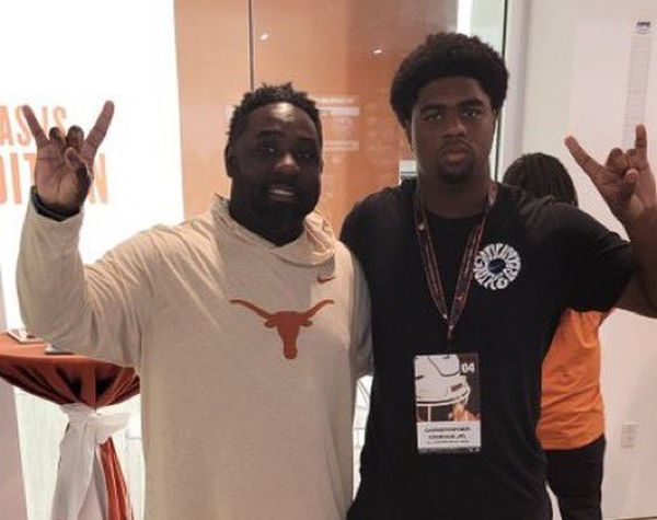 Ryan Wright (@ryanwrightrng) on Twitter photo Texas 2026 3-star DL Christopher Knauls <a href="/ChrisKnaulsJR/">Christoper Knauls Jr</a> covers recruiting and visits.
si.com/high-school/re… #RockChalk #GoBears #GoCoogs Texas 2026 3-star DL Christopher Knauls <a href="/ChrisKnaulsJR/">Christoper Knauls Jr</a> covers recruiting and visits.
si.com/high-school/re… #RockChalk #GoBears #GoCoogs