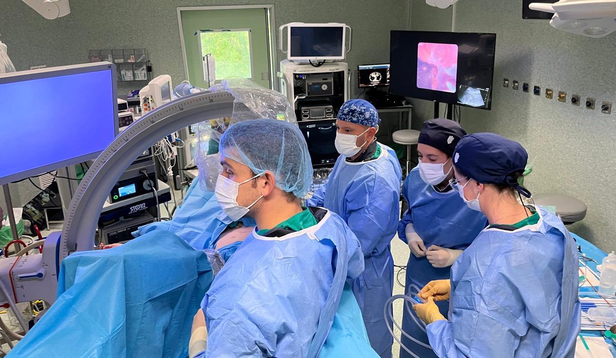 Despedimos al Dr. Alejandro Reviriego tras su rotación de 4 meses en la unidad de #litiasis y #endourología del #HURH 

Ha sido un placer trabajar contigo <a href="/SoriaUro/">Alex Rebar</a> y tenerte entre nosotros
<a href="/CoralManso/">Coral Manso Aparicio</a> <a href="/ppalaciov/">Pablo Palacio V.</a>
<a href="/kikegonzalez11/">Enrique G. MD</a> <a href="/Amaladerr/">Amal Aderghal</a>
<a href="/Guada_ml97/">Guadalupe Macarro</a>

¡Te echaremos de menos!