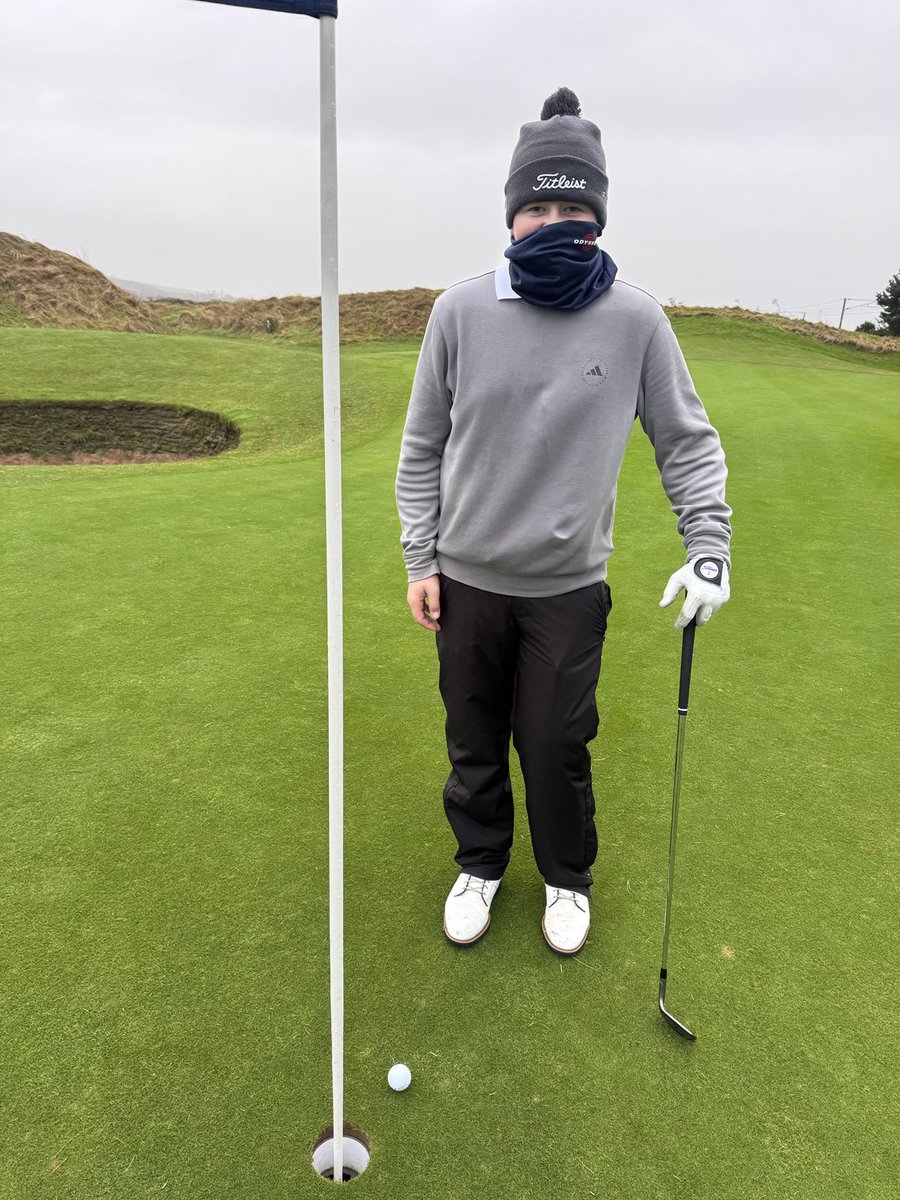 Bigsymind's tweet image. Bit of golf in Zane’s dual nationality country 🏴 stunning course in terrible weather conditions mind ⛳️