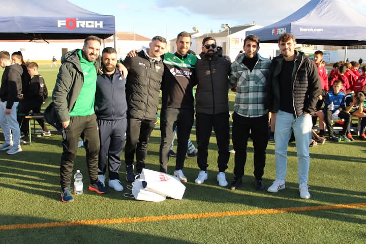 Aquí tus amigos para lo que sea, incluso mantearte de nuevo, con todo lo que conlleva...te quiero hermano ♥️