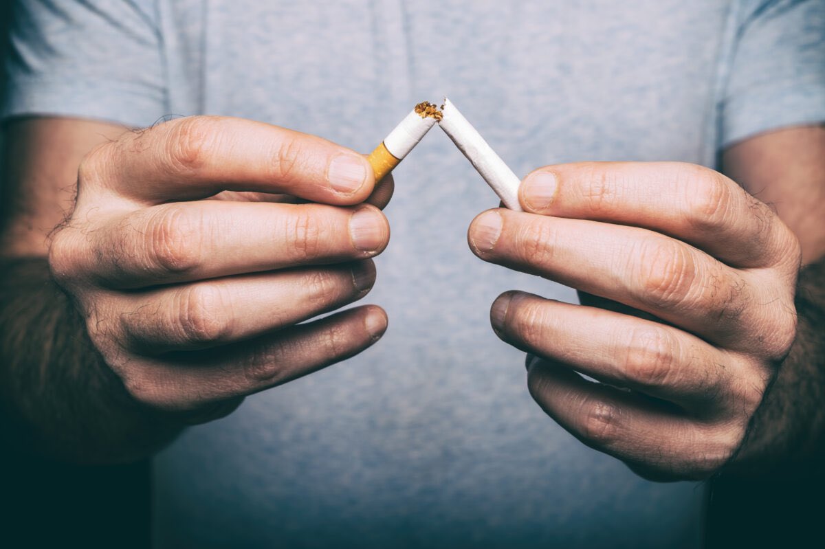 BRICSinfo's tweet photo. JUST IN: Men lose 17 minutes of their life with each cigarette they smoke while women lose 22 minutes, new study shows. https://t.co/bb5VS2M5tR