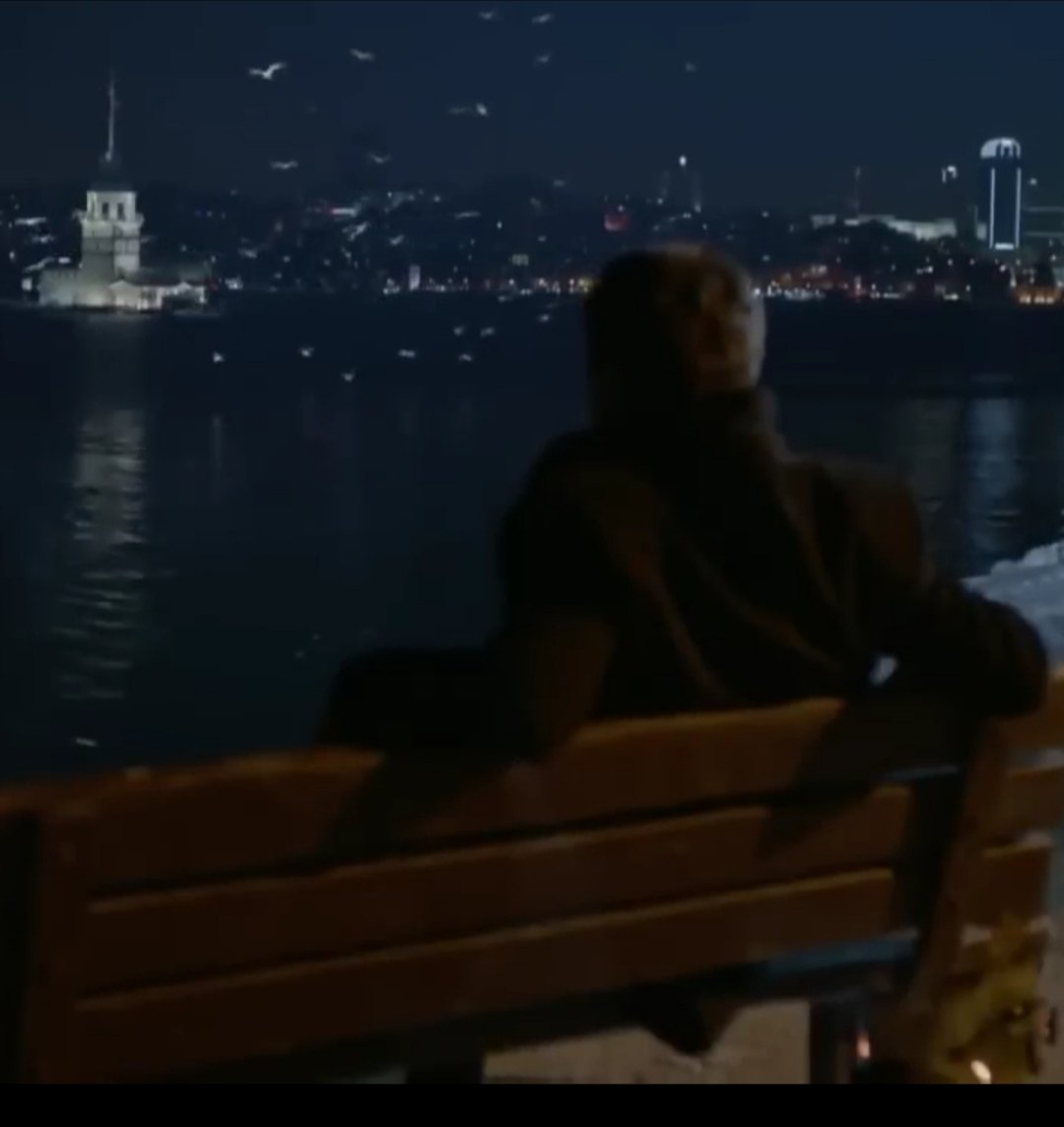 يا ليل كم أنت أناني قصير أنت على من ينام طويل أنت على من يعاني