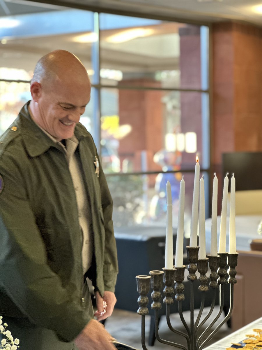 Los_RoblesCA's tweet photo. From our family to yours, we wish you a warm and happy Hanukkah! #TeamLosRobles https://t.co/cGuslS25W0