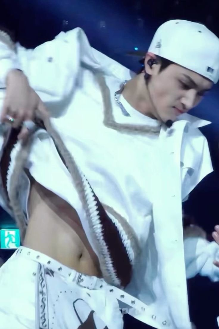 byjongseongie's tweet photo. my jaw DROPPED https://t.co/dFktgGng5y