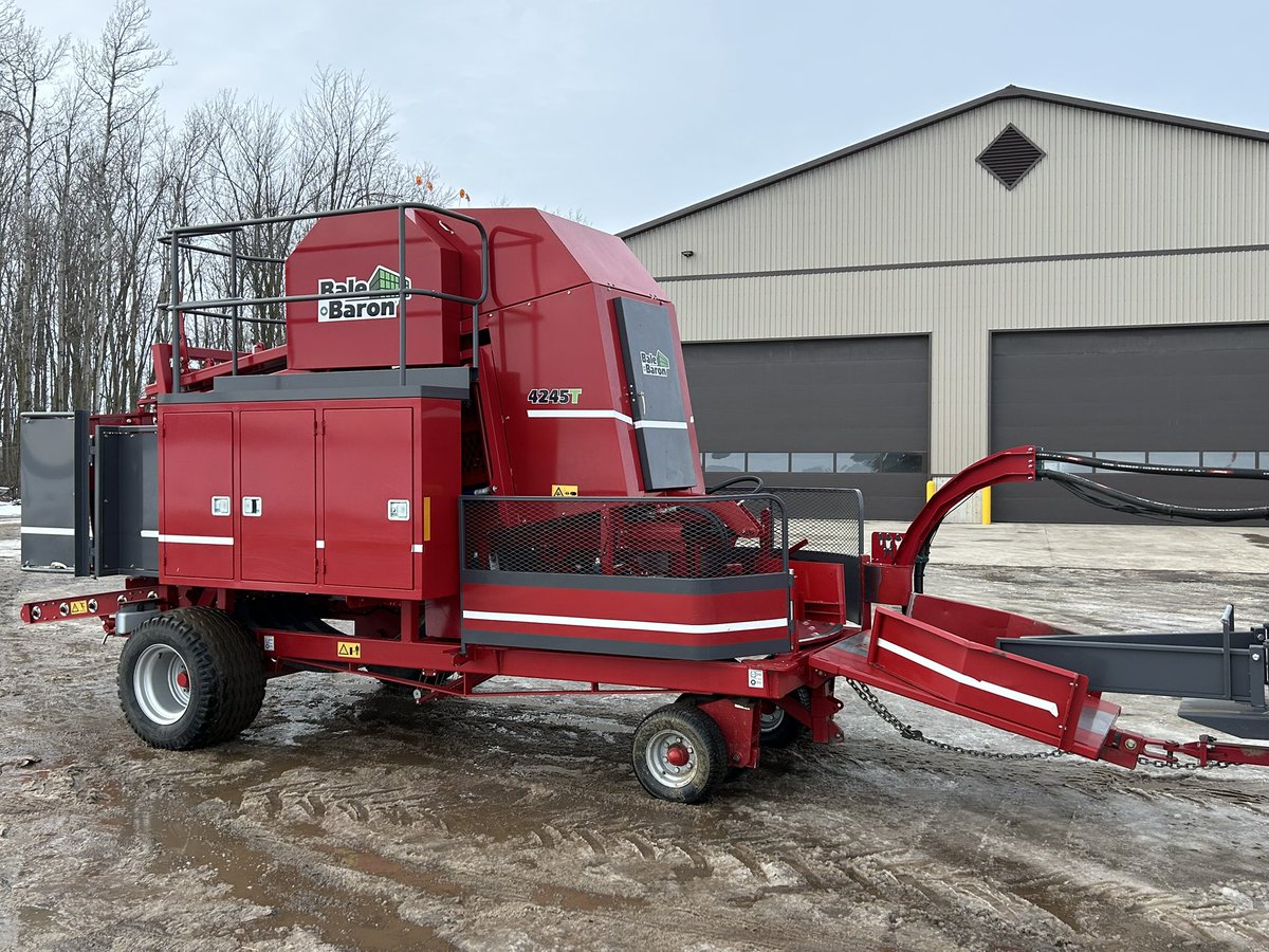 For Sale
2022 New Holland 5070BC Small square baler with approximately 60000 bales on it and also a 2016 4245T Bale Barron with 11112 Bundles on the counter.

Asking $160k 

DM me for more details